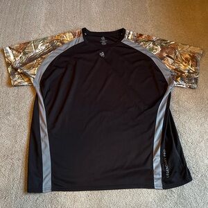 Legendary Pro Men’s size 3XL Black Performance Tee with Camo Sleeves